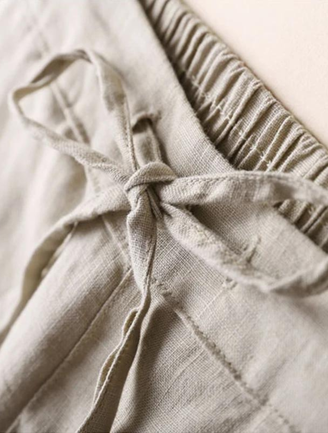 Dünne schlichte Leinenhose - Hochgeschnitten